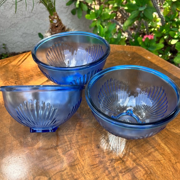 Hazel Atlas Other - Set of 3 vintage Hazel Atlas mixing bowls
